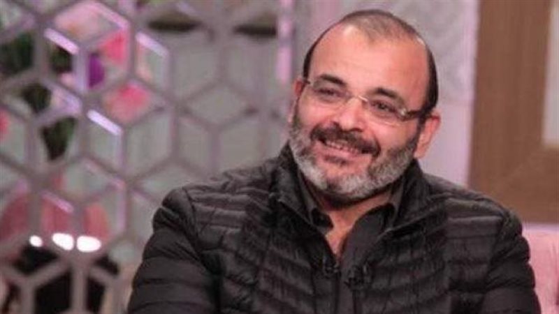 أيمن بهجت قمر 
