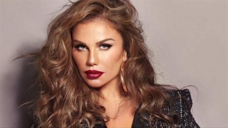 الفنانة نيكول سابا