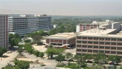 وحدة علاج التليف التكيسي بـ «ميتشجان» الأمريكية تتبرع لجامعة أسيوط بجهاز تشخيص
