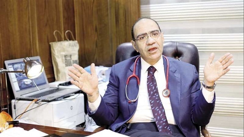 الدكتور حسام حسني