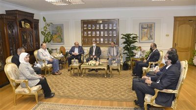 رئيس هيئة التنمية الصناعية يزور أسيوط للقاء المستثمرين | فيديو 
