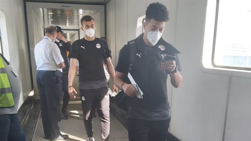 بعثة المنتخب بمطار