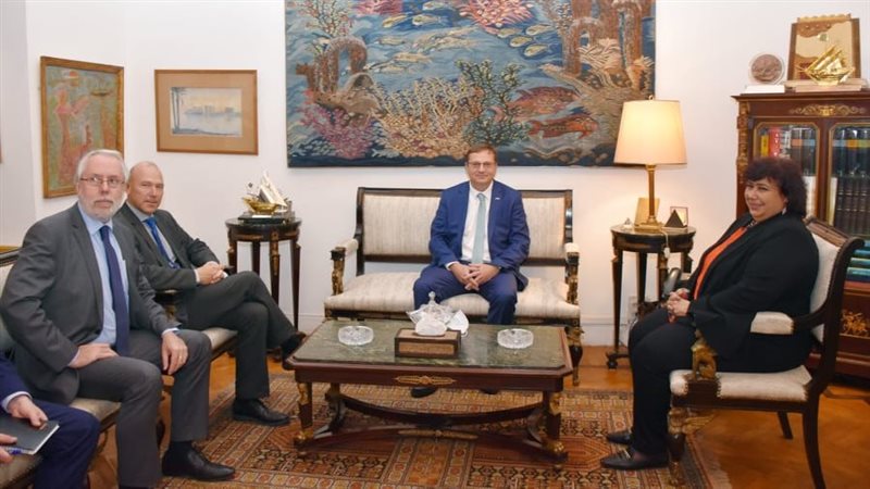 وزيرة الثقافة تستقبل
