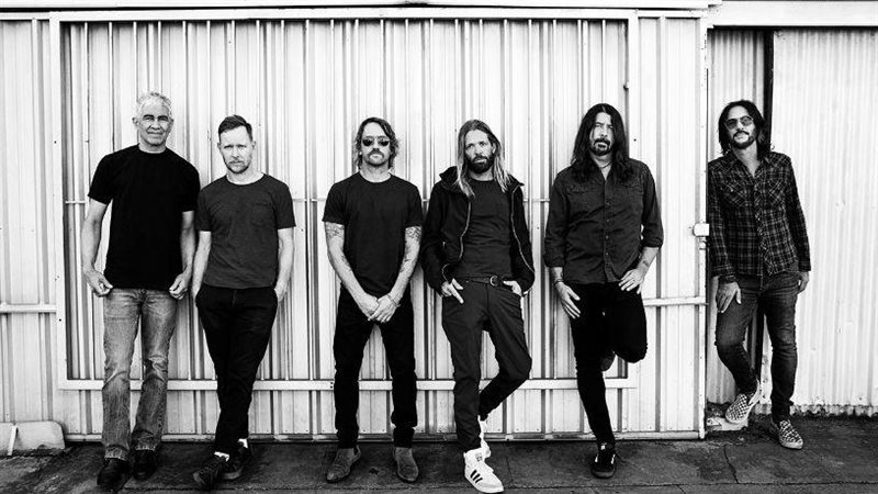 فرقة FOO FIGHTERS