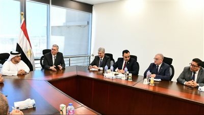 وزير البترول يبحث مع رئيس حكومة إمارة الفجيرة الفرص الاستثمارية المتاحة