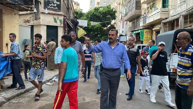 رئيس حي شرق أثناء