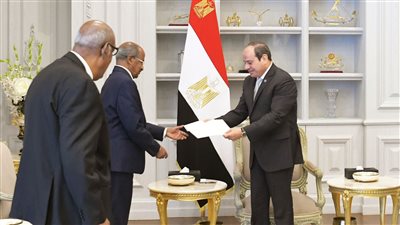 السيسي يتسلم رسالة من رئيس إريتريا لتعزيز التشاور والتنسيق بشأن القضايا ذات الاهتمام المشترك