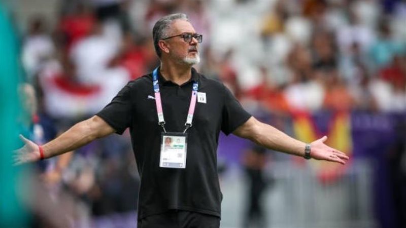 ميكالي، فيتو