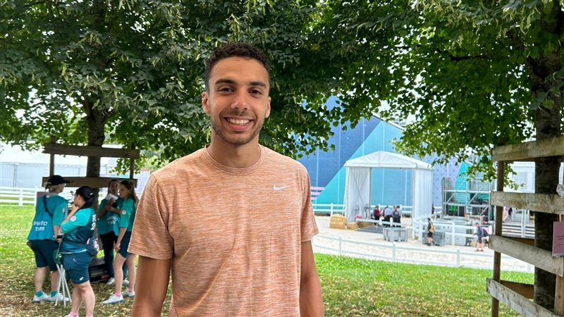 مهند شعبان لاعب الخماسي