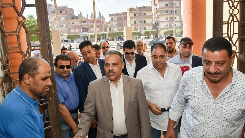 المحافظ يتفقد مبنى