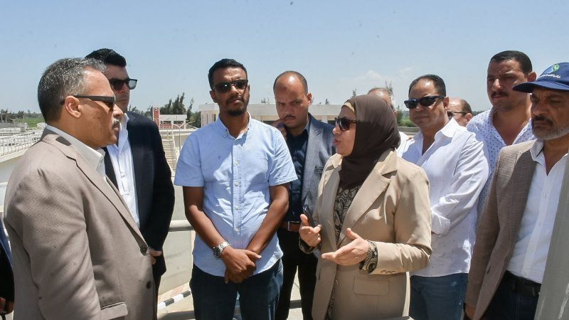 محافط الشرقية يزورمحطةمعالجةصرف
