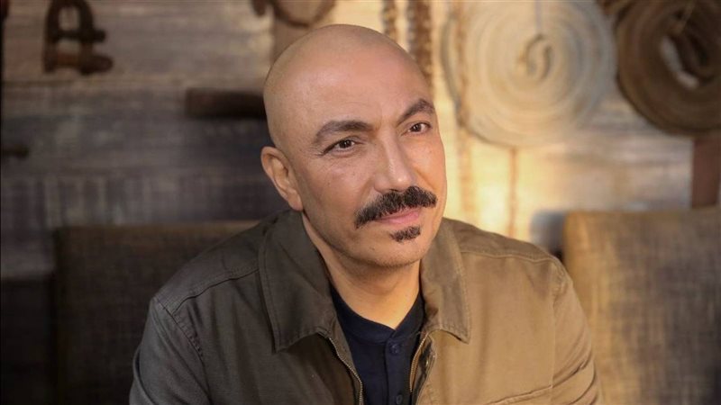 الفنان طارق لطفي،