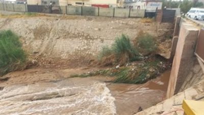سكرتير بني سويف يجتمع بلجنة المخاطر ويتفقد مركز الإغاثة
