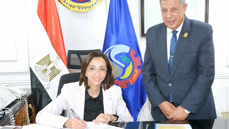 محافظ البحيرة تعتمد
