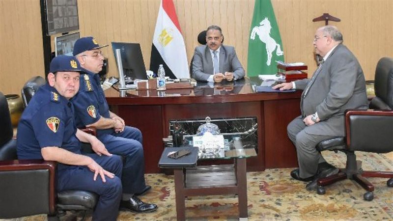 محافظ الشرقية يلتقي