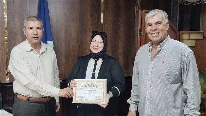 وكيل الوزارة يكرم