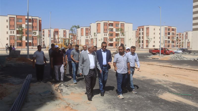 مسؤولو الاسكان
