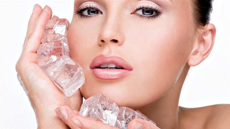 فوائد الثلج للبشرة،
