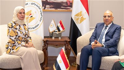 وزير الري يبحث مع السفيرة البحرينية التعاون في معالجة مياه الصرف الزراعي