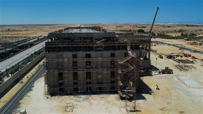 معدلات تنفيذ محطة العلمين بالخط الأول للقطار الكهربائي السريع (صور)