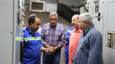 رئيس القابضة لمياه الشرب يتفقد مشروعات الصرف الصحي بالإسكندرية