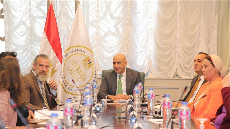 محمد عبد اللطيف وزير