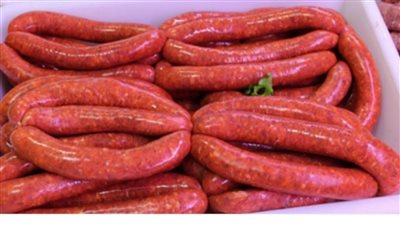 طريقة عمل السجق البلدي في البيت، وفري في الميزانية