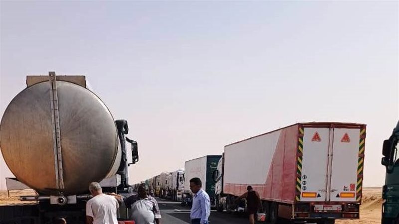 مرور الشاحنات بين