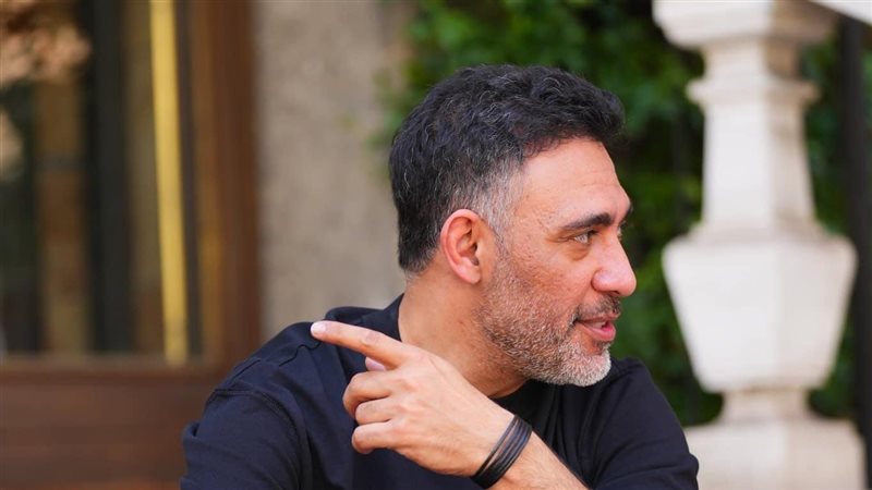 عمرو مصطفى، فيتو