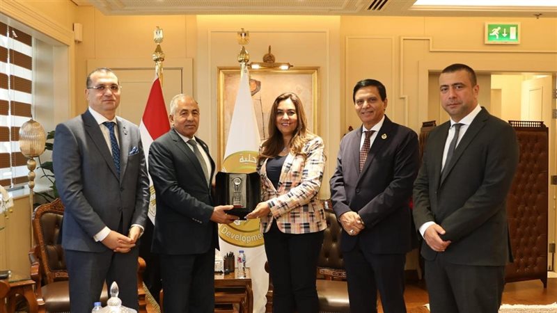 وزيرة التنمية المحلية،