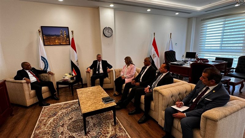 بدوي أثناء لقاء وفد
