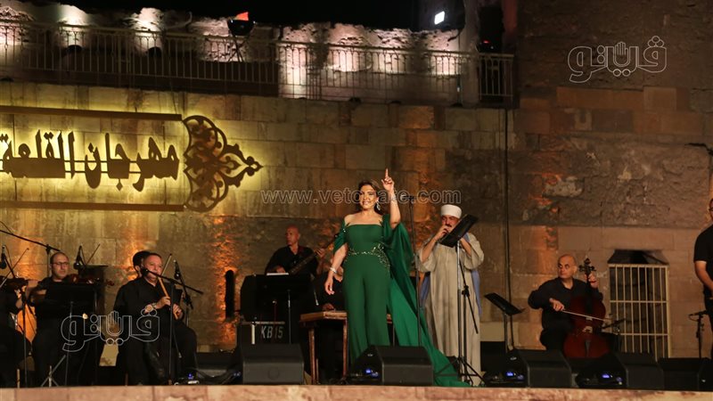 حفل نادية مصطفى،