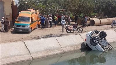 إصابة شخصين إثر انقلاب سيارتين في ترعة بالدقهلية