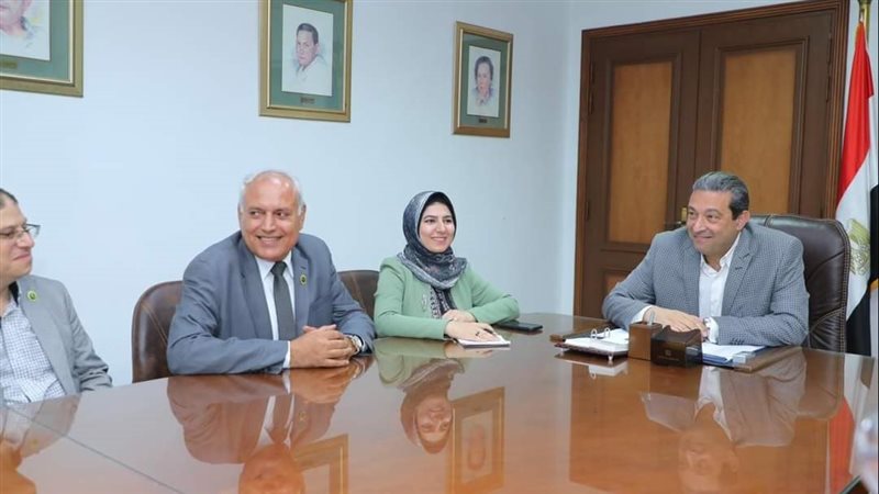 محافظ دمياط ونقيب