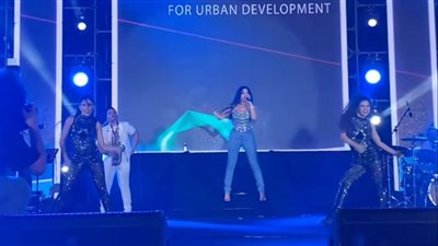 بالرقص، هيفاء وهبي تشعل حفل كفر الشيخ في أولى حفلاتها بعد رفع الإقاف عنها (فيديو وصور)