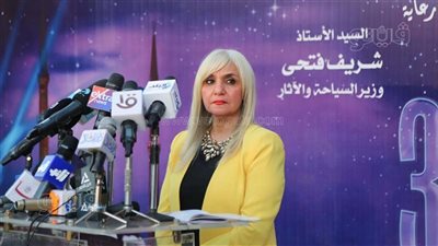 حفل لـ منوعات الزمن الجميل على مسرح الجمهورية 