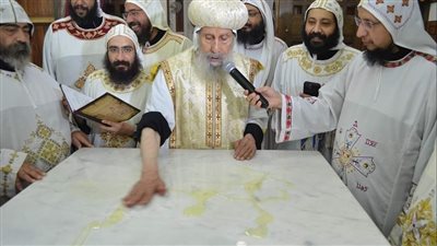 الأنبا مينا يضيف راهبا جديدا ويدشن كنيستين بدير مارجرجس الخطاطبة