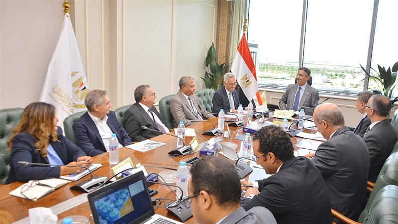 وزير التموين خلال