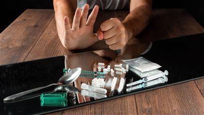 اليوم، إعلان نتائج دراسة تطبيق برامج الدمج المجتمعي للمتعافين من الإدمان 