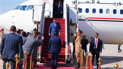 مراسم استقبال رسمية لرئيس وزراء العراق في مدينة العلمين الجديدة