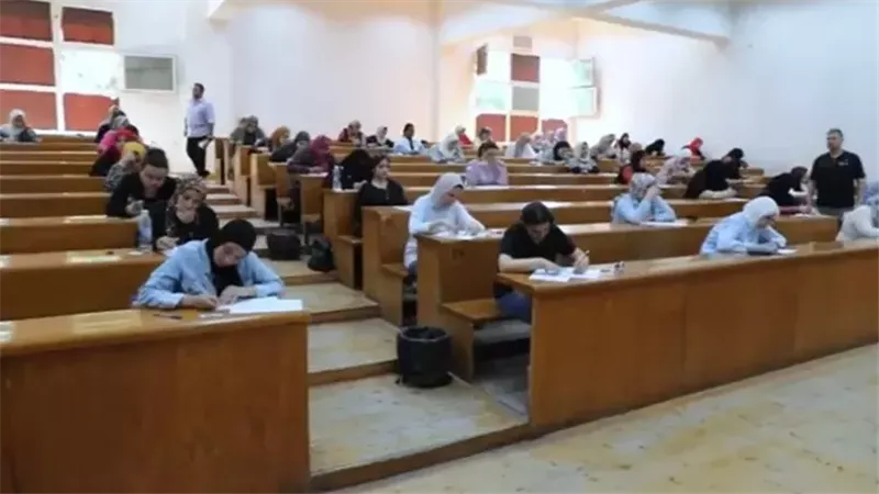 طلاب شهادات المعادلة،