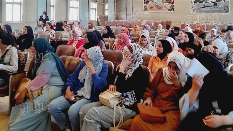 أثناء الندوة 