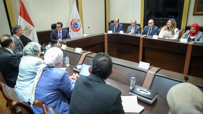 اجتماع وزير الصحة،فيتو