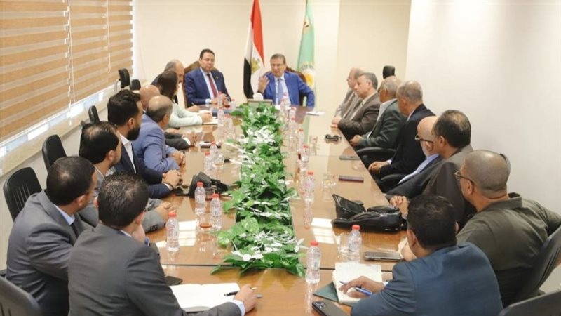 وزير الزراعة خلال