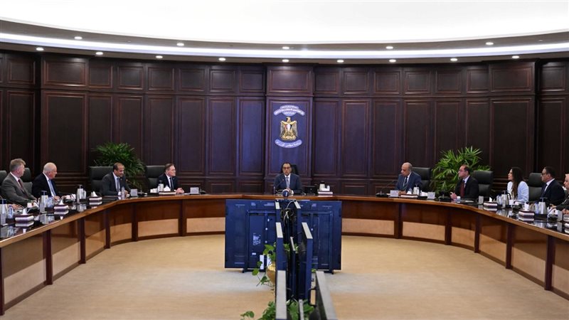 رئيس الوزراء خلال