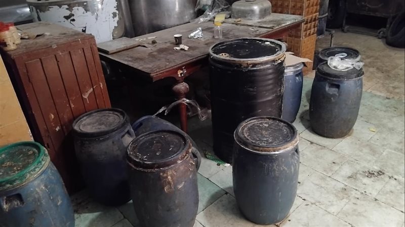 ضبط 3 مخازن والتحفظ