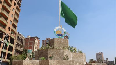 مفتي الجمهورية ومحافظ القليوبية يرفعان علم الجمهورية بمدينة بنها