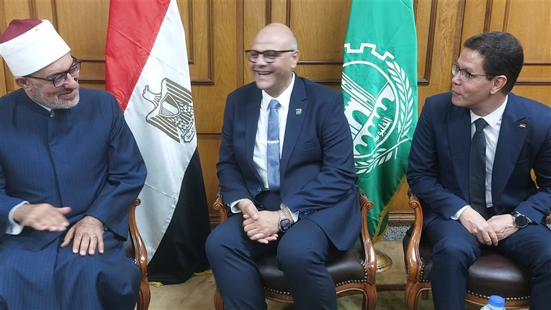 الدكتور نظير عياد