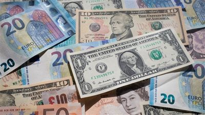 أسعار الذهب والعملات الأجنبية مقابل الجنيه اليوم الجمعة (إنفوجراف)