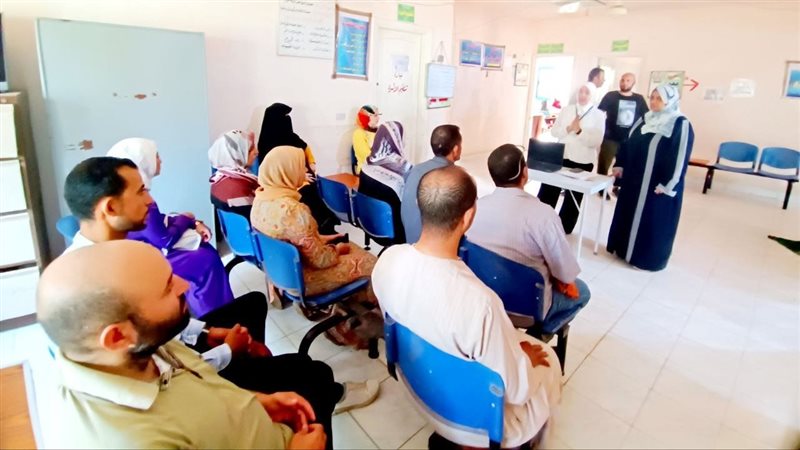قافلة طبية تقدم الخدمات